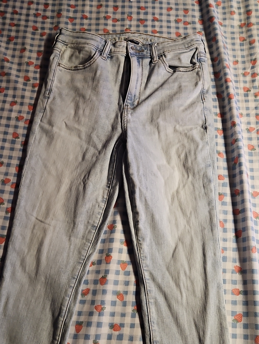 American Eagle Light Wash Skinny Jeans
